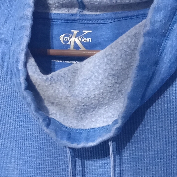 Calvin Klein Sweatshirt - Picture 2 of 4